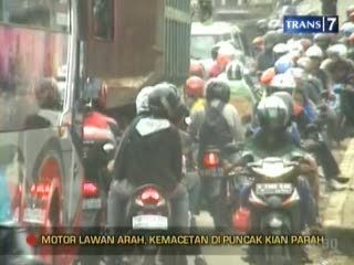 Kebakaran Perparah Kemacetan di Puncak