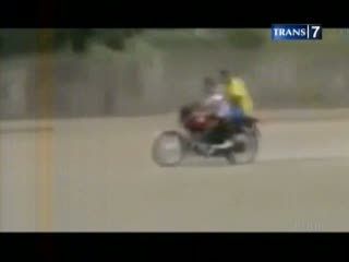 Lucu! Motor Penolong Kiper