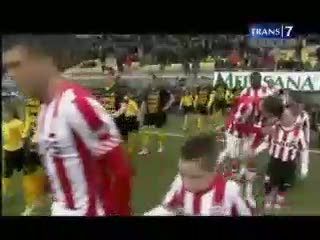 PSV Tertahan di Linburg Stadium