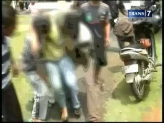 Dipaksa Sumpah Pocong, Wanita Pasangan Mesum Pingsan