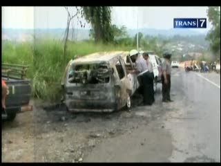 Selingkuh, Mobil Pedagang BBM Dibakar