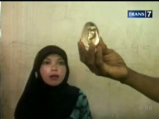Benda Mirip Telur, Dipercaya Sembuhkan Beragam Penyakit