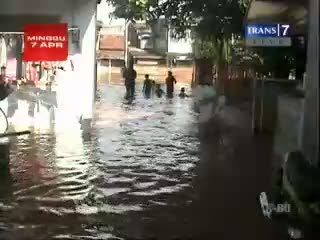 Banjir Kiriman Landa Sebagian Jakarta