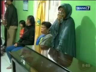 Pemakaman Keluarga Korban Kecelakaan Maut