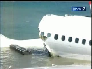 Pagi Ini Pesawat Dikeluarkan dari Laut