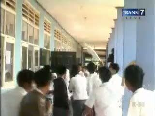 UN Ditunda, Siswa Protes