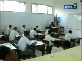 Aksi Contek Warnai UN
