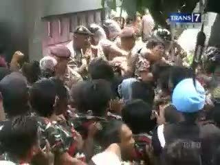 Dihalangi Ormas, Eksekusi Tanah Ricuh