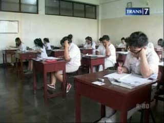 Kertas Jawaban UN Mudah Robek, Siswa Protes