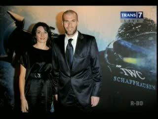Hadiah Zidane untuk Sang Istri