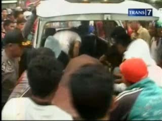 Sadis! Pria Bunuh Kedua Orangtua dan Anaknya