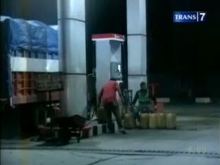 Penimbunan BBM Terekam Kamera