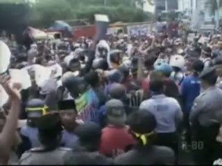 Demo Buruh Perkebunan Ricuh