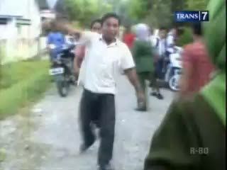 UN Nyaris Batal, Orang Tua Murid Mengamuk