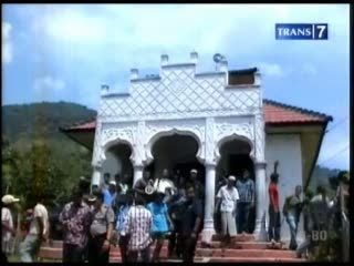 Warga Usir Pesantren Sesat