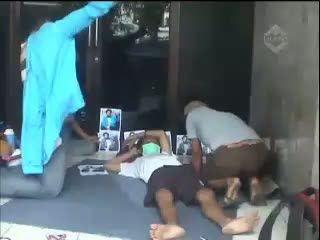 Peserta Jahit Mulut Tolak BBM Melemah
