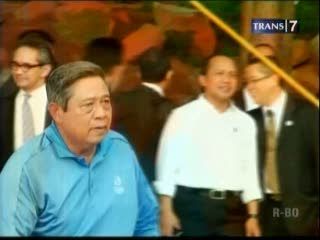 Bermain Voli, SBY Menangkan Pertandingan