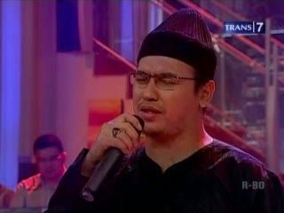 Uje, Sang Ustad Gaul yang Penuh Kasih