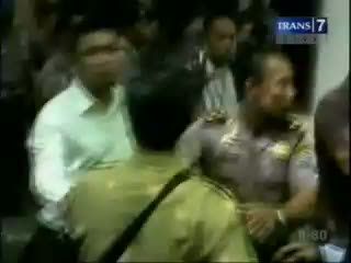 Sidang Pembunuhan Oknum Polisi Ricuh
