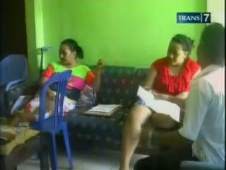 Ibu dan Anak Korban Lion Air Terlantar