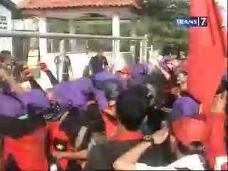 Peringatan Hari Buruh Ricuh