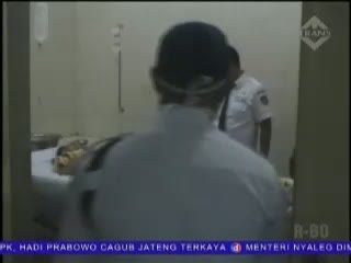 Hamil Muda, Lina Digorok Suami