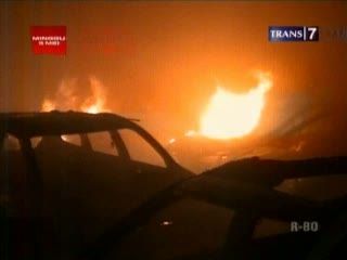 Arus Pendek, Puluhan Mobil Mewah Terbakar