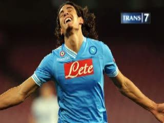 Hat-trick Cavani Bungkam Inter