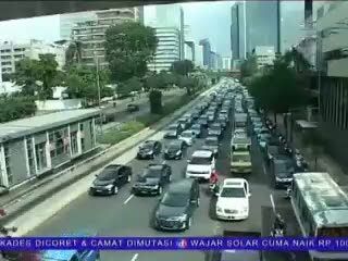 JPO dengan Elevator Terbengkalai