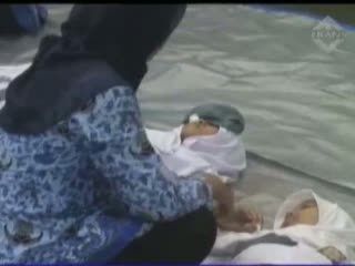 20 Siswa Pingsan, PNS Asyik Bermain HP saat Upacara Harkitnas