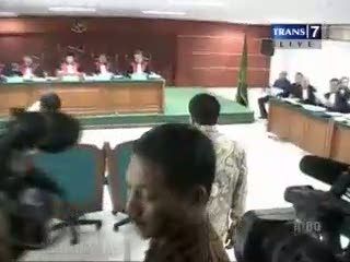 Ahmad Fathanah Kader PKS atau Makelar?