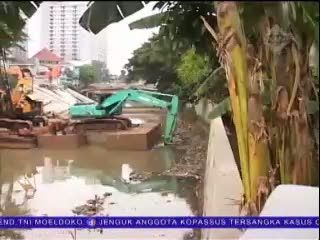 Normalisasi Kali Ciliwung Terus Dikebut Pengerjaannya