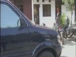 Mesum Dalam Mobil Berjalan, Sejoli Diamankan Polisi