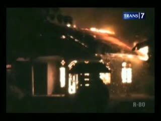 Bentrok Antar Warga, 2 Rumah Dibakar