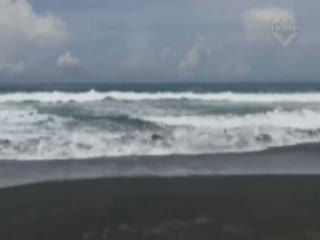 8 Wisatawan Terseret Ombak, 3 Tewas