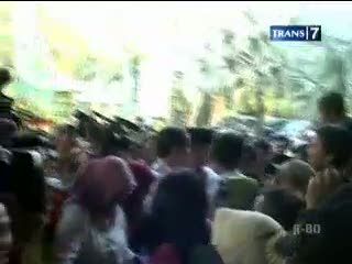 Pro Kontra Interpelasi Jokowi