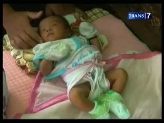 Bayi Perempuan Ditemukan di Teras Rumah