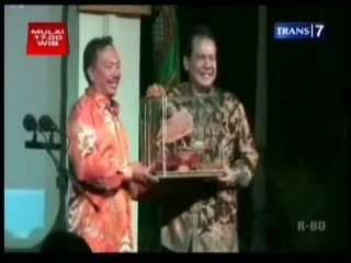 CT Terima Penghargaan Captain of Industry