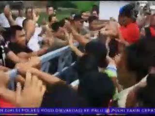 Dilarang Berjualan Pedagang Bentrok dengan Satpol PP