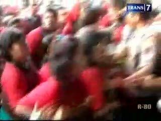 Ricuh, Penertiban Pedagang Asongan