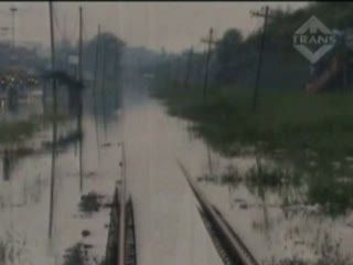 Jalur Terendam Banjir, Kecepatan KA Dibatasi 5 Km/Jam