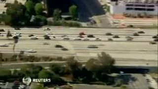 Aksi Kejar-kejaran Pengendara Motor dan Polisi