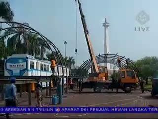 Kereta Monorel Dipamerkan di Monas