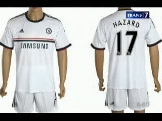 Chelsea Rilis Jersey Tandang