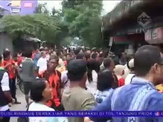 Peringatan Hari PKK Digelar di Kolong Jembatan