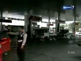 SPBU Dijaga Polisi Bersenjata