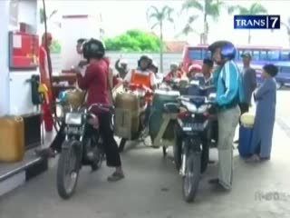 Harga Belum Naik, Warga Sudah Borong BBM