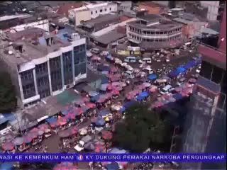 Parkir Liar dan PKL Kembali Memenuhi Badan Jalan