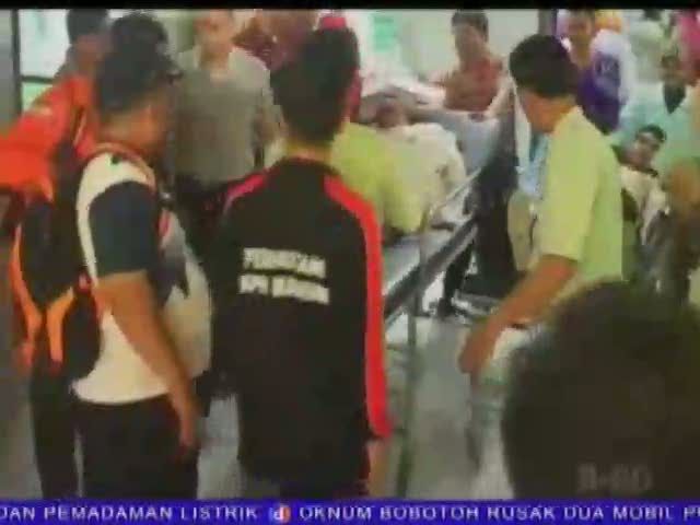 Panggung Utama Pekan Olahraga Jatim Ambruk