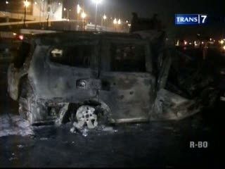 Mobil Terbakar, Pengemudi Tewas